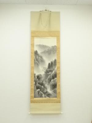 梅光筆　水墨山水　肉筆絹本掛軸（保護箱）